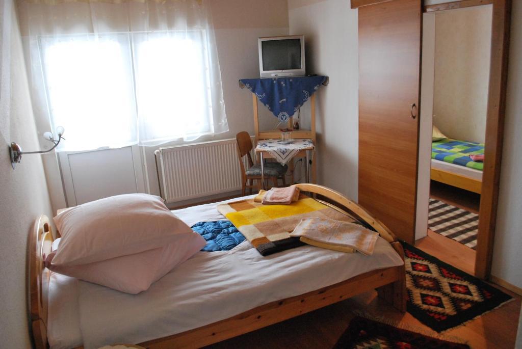 Pensiunea Alexandra Vatra Moldoviţei Habitación foto